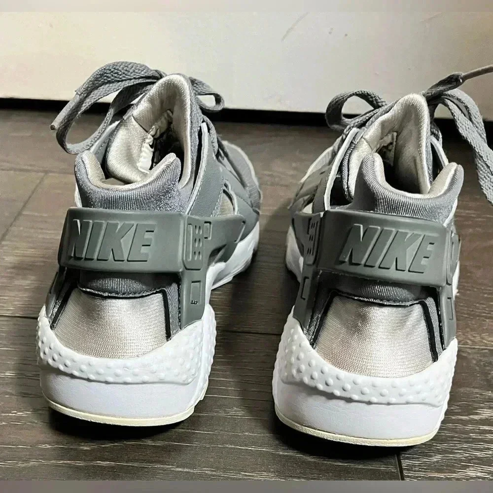 Nike Air Huarache Run Cool  Grey Athletic Shoes Fits a Size 7Y US